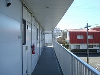 レオパレスサンパティーク 玄関