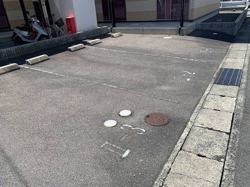 レオパレスヴェルドミール　Ⅱ 駐車場