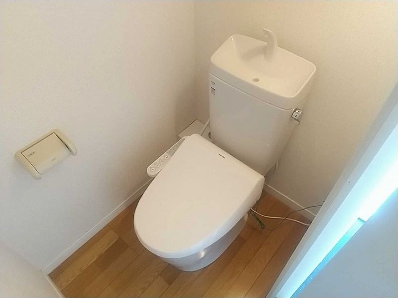レオパレスカルフール トイレ