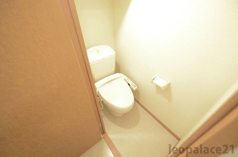 レオパレスエーピーティー トイレ