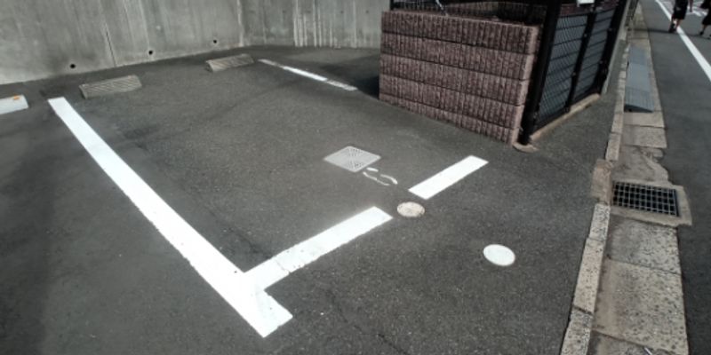レオパレス新生 駐車場