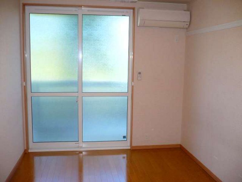 レオパレス下関中央 居間