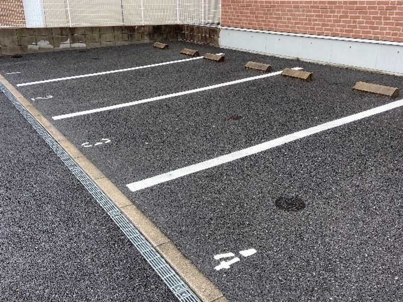 レオネクストルミエール 駐車場