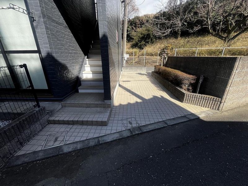 レオパレスミカーレ エントランス