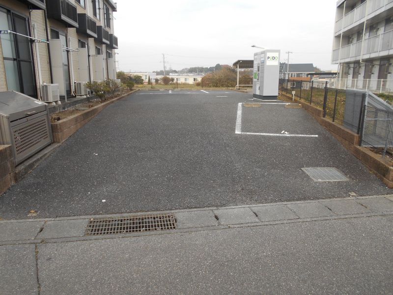 レオパレスアネックス 駐車場