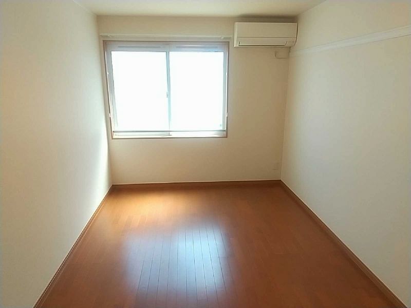 レオパレス弘法 居間