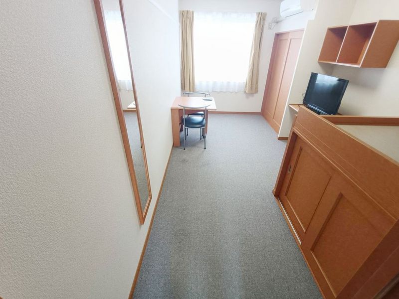 レオパレスＹカネミツ　二番館 居間