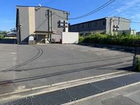 レオパレスたかのは 駐車場