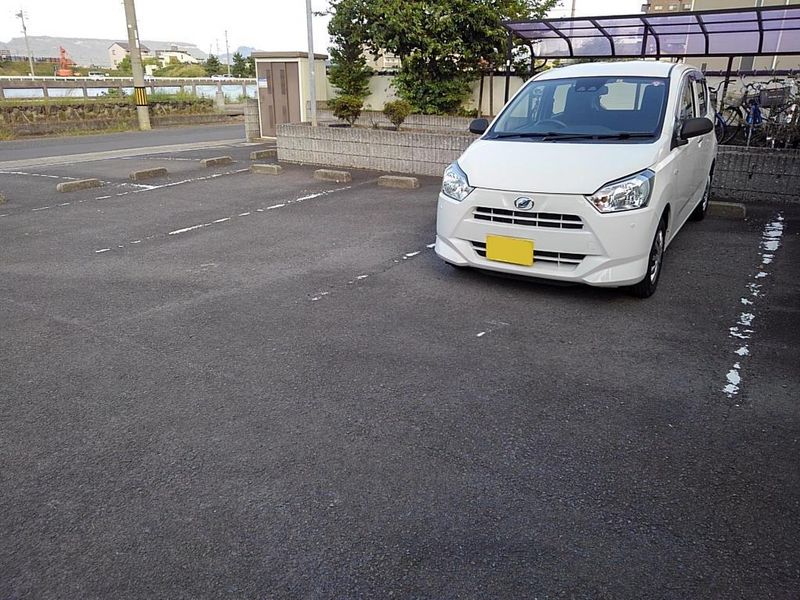 レオパレス蓮池 駐車場