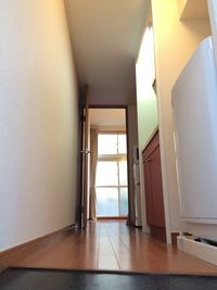 レオパレスバロン 玄関