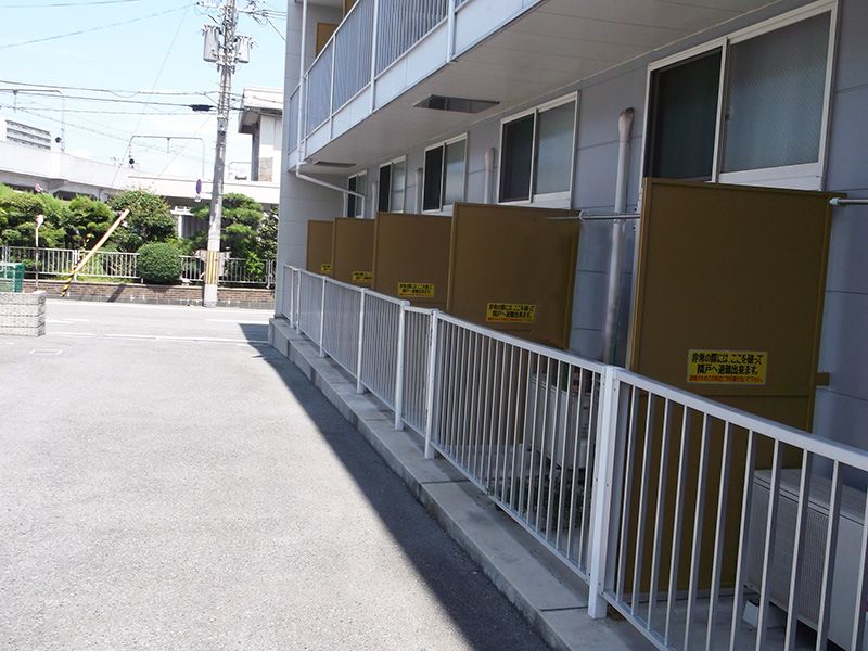レオパレスアビコ バルコニー