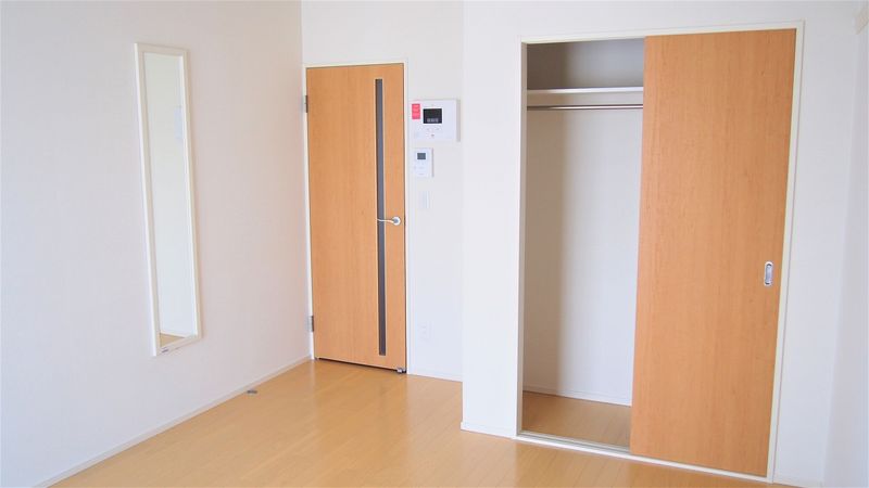 レオパレスポム 収納