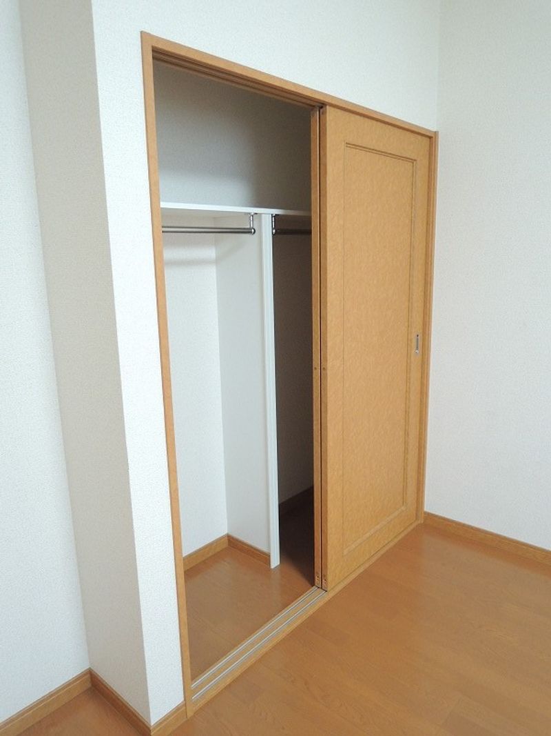 レオパレスホリゾント 収納