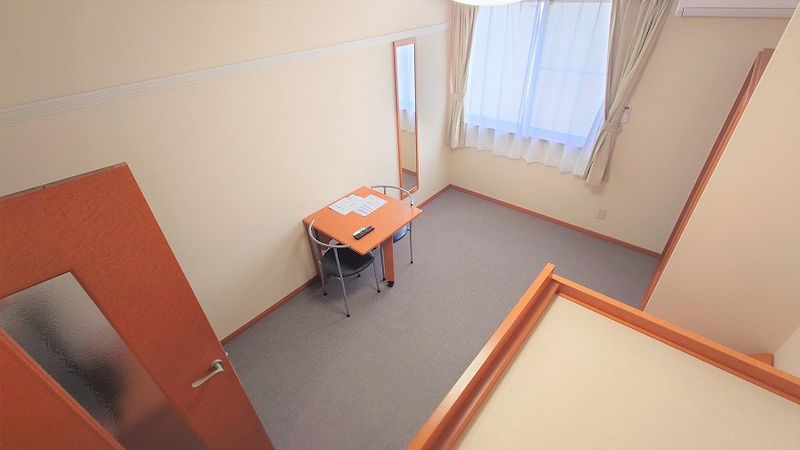 レオパレスミノフルール 居間