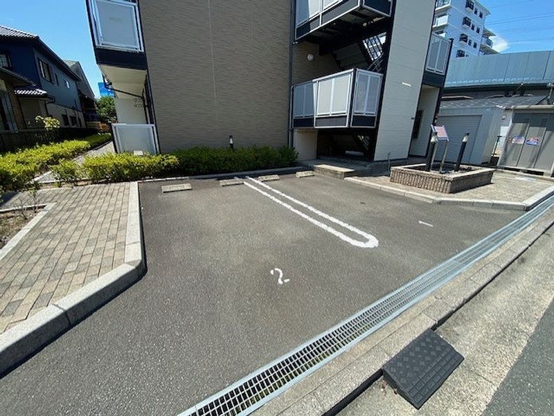 レオパレスプロスパ 駐車場