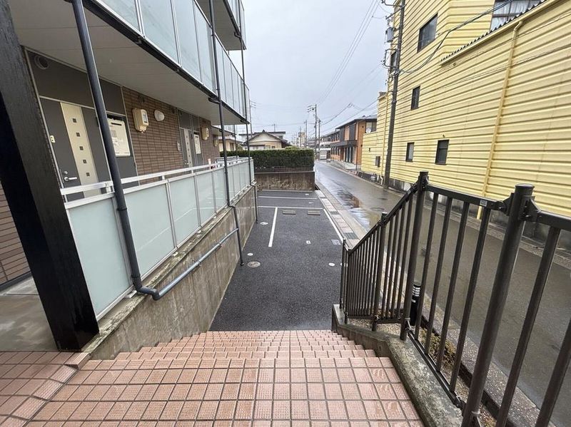 レオネクストレ　マーニ エントランス