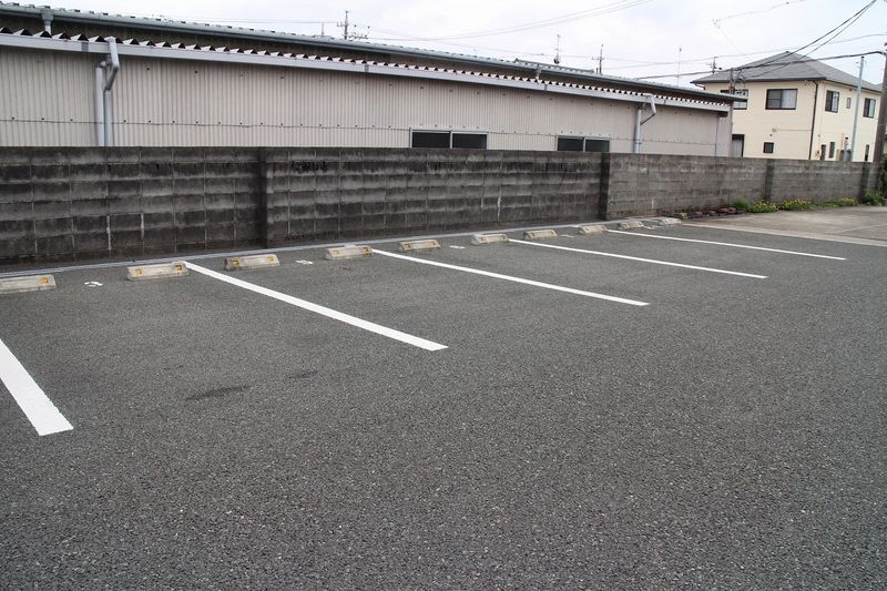 レオパレスＥｌｅｇａｎｃｅ 駐車場