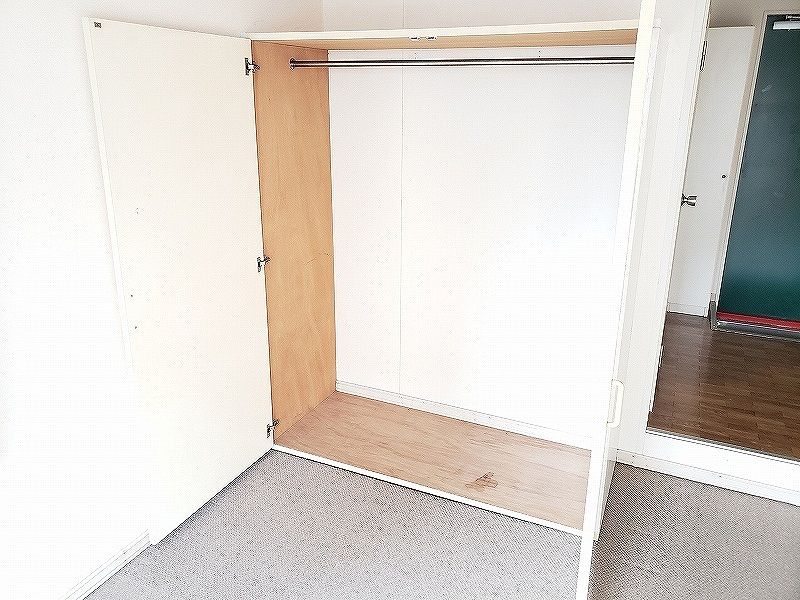 レオパレスＴ・Ｈ 収納
