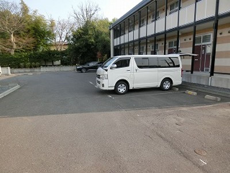 レオパレス長根Ｄ 駐車場