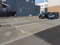 レオパレスハピネス 駐車場