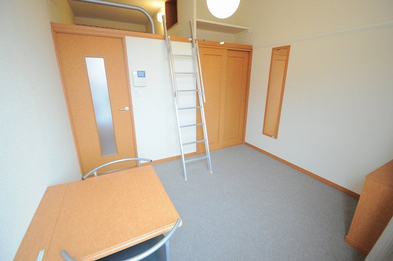 レオパレス南の風 居間
