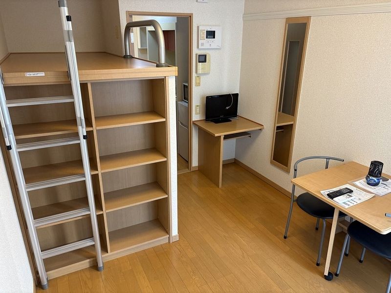 レオパレス山﨑８８ 居間