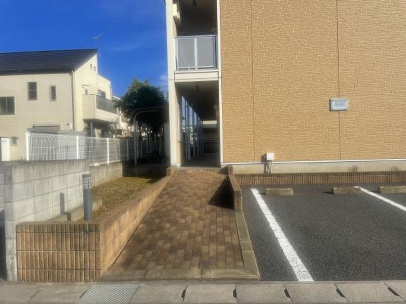 レオパレスベンテュールＪ エントランス
