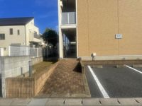 レオパレスベンテュールＪ エントランス