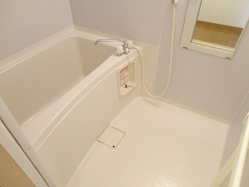 レオパレス高安 風呂