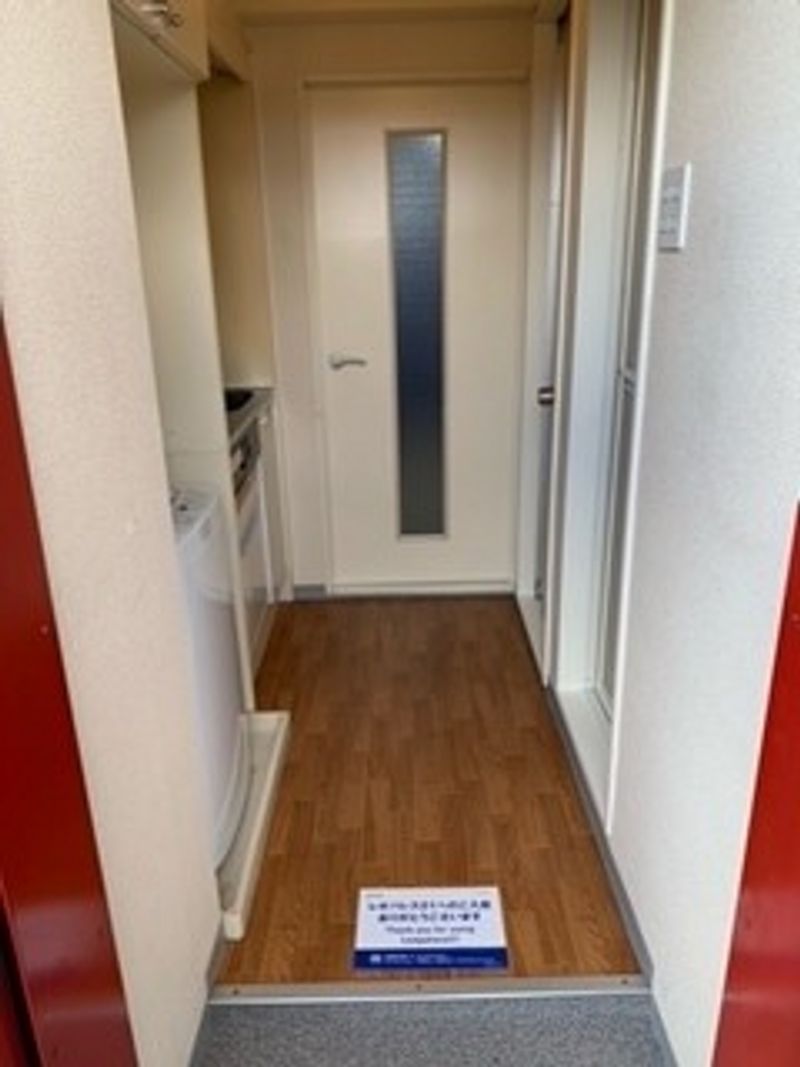 レオパレスＯＺＡＫＩ 玄関