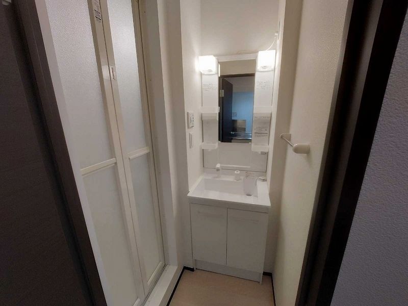 CLEINO MIKI Nishi Shinjuku Sink