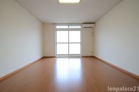 レオパレス江津 居間