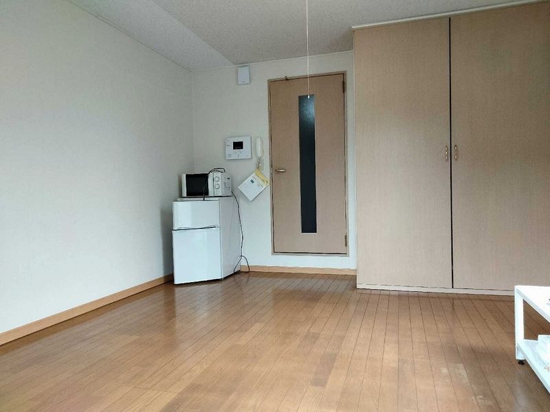 レオパレスホワイエⅢ 居間