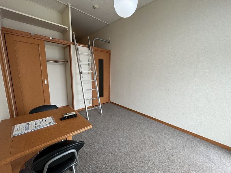 レオパレスメルツェⅢ 居間