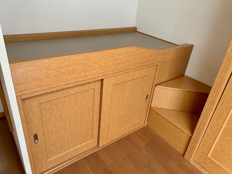 レオパレスカネエーズ春日 寝室