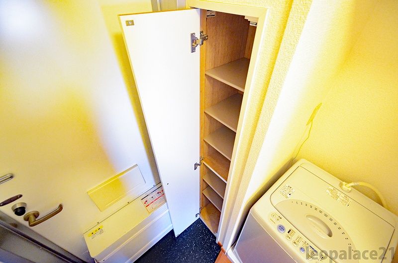 レオパレスエルピース 収納