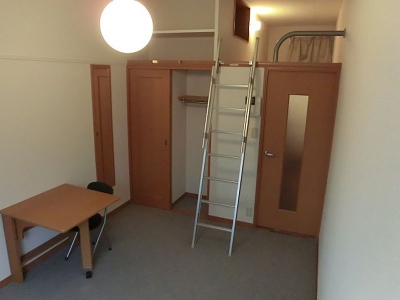 レオパレスティエラ　Ⅰ 収納