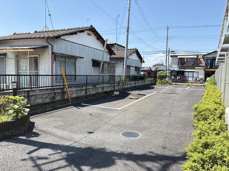 レオパレスウィル８８ 駐車場