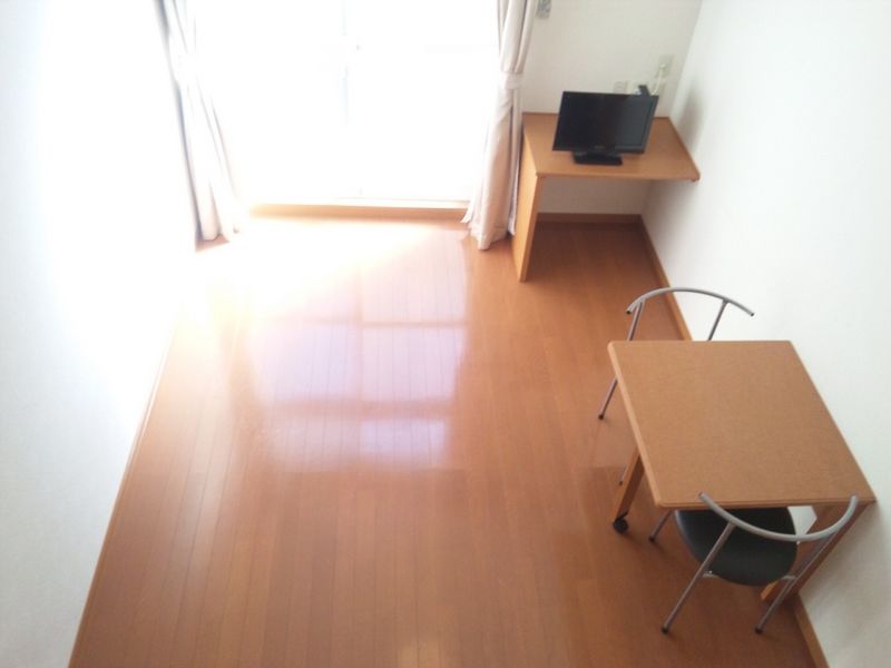 レオパレスクレスト 居間