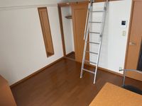 レオパレスアウルⅡ 居間