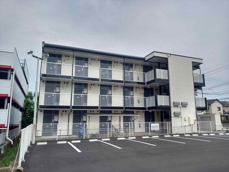 レオパレスアークテラス 駐車場