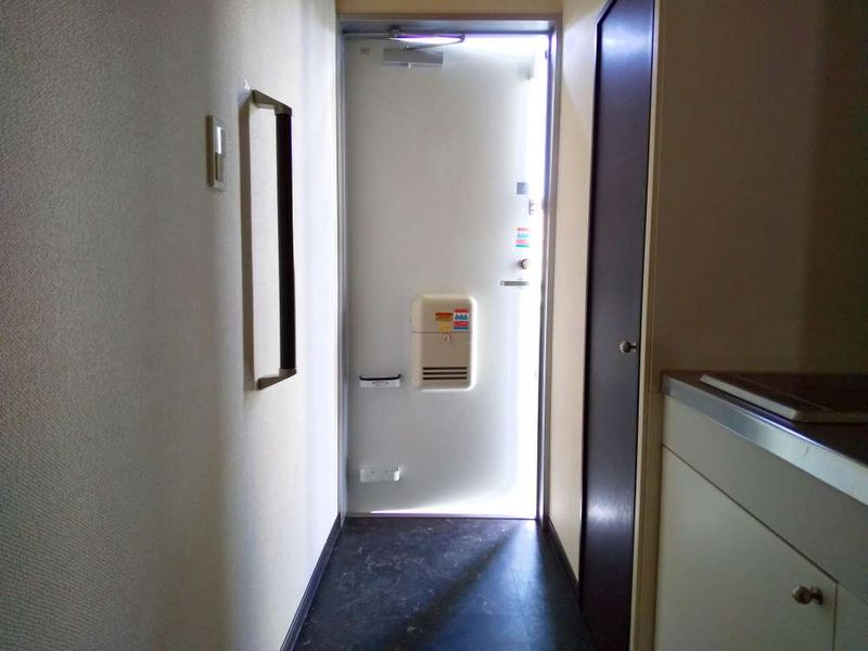 レオネクストヴァンフルール 玄関