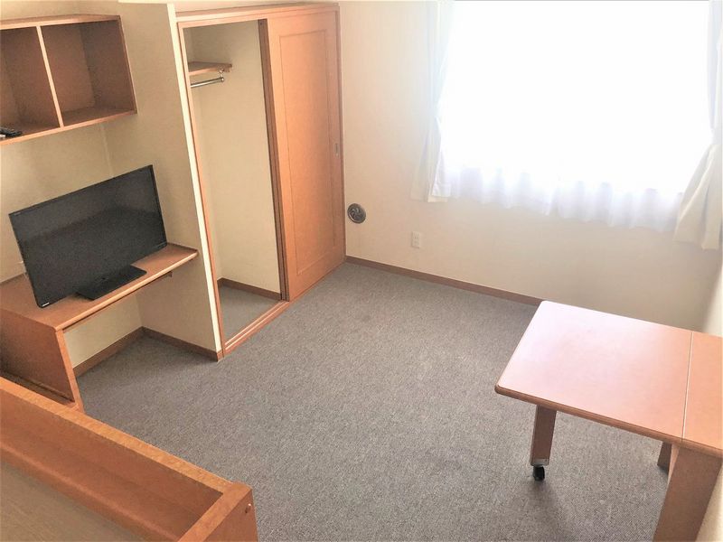 レオパレスディアコート 居間