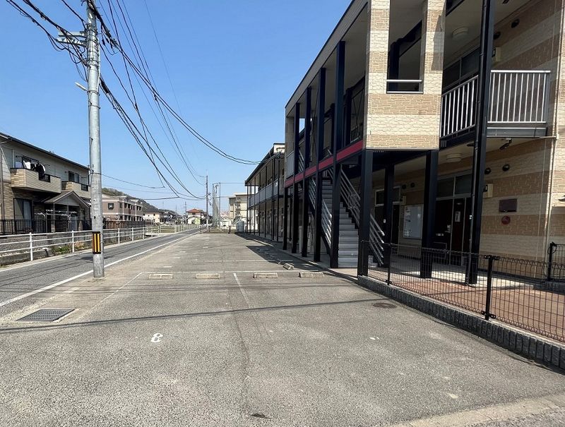 レオパレス山の手 駐車場