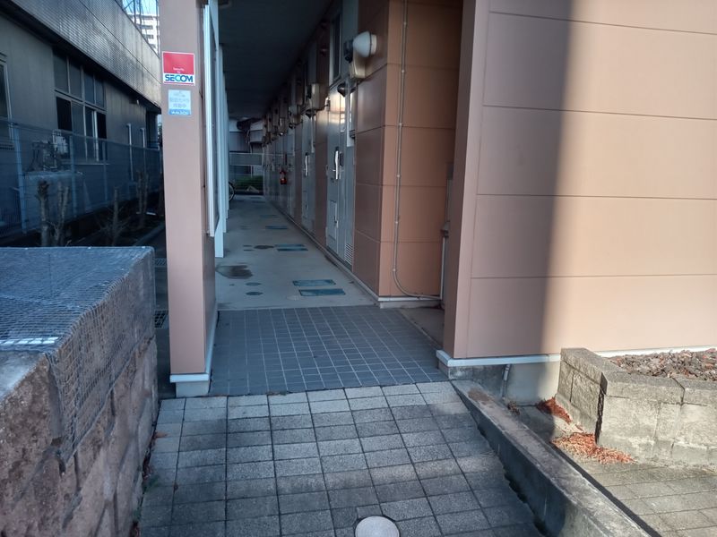 レオパレスハナブサＮａｒａⅡ エントランス