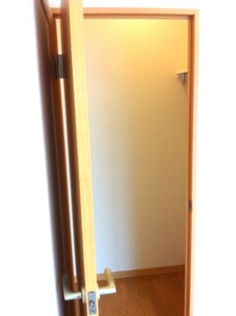 レオパレスブオーノ 収納
