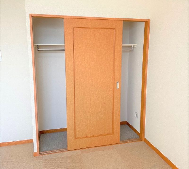 レオパレス９街区 収納