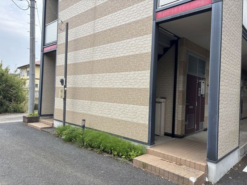 レオパレスラピスライト エントランス