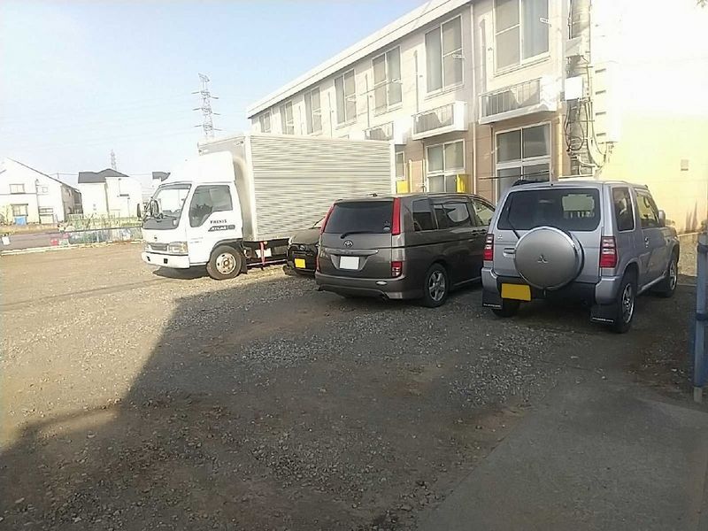 レオパレスグレイスⅡ 駐車場