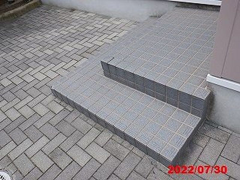 レオパレス裕 エントランス